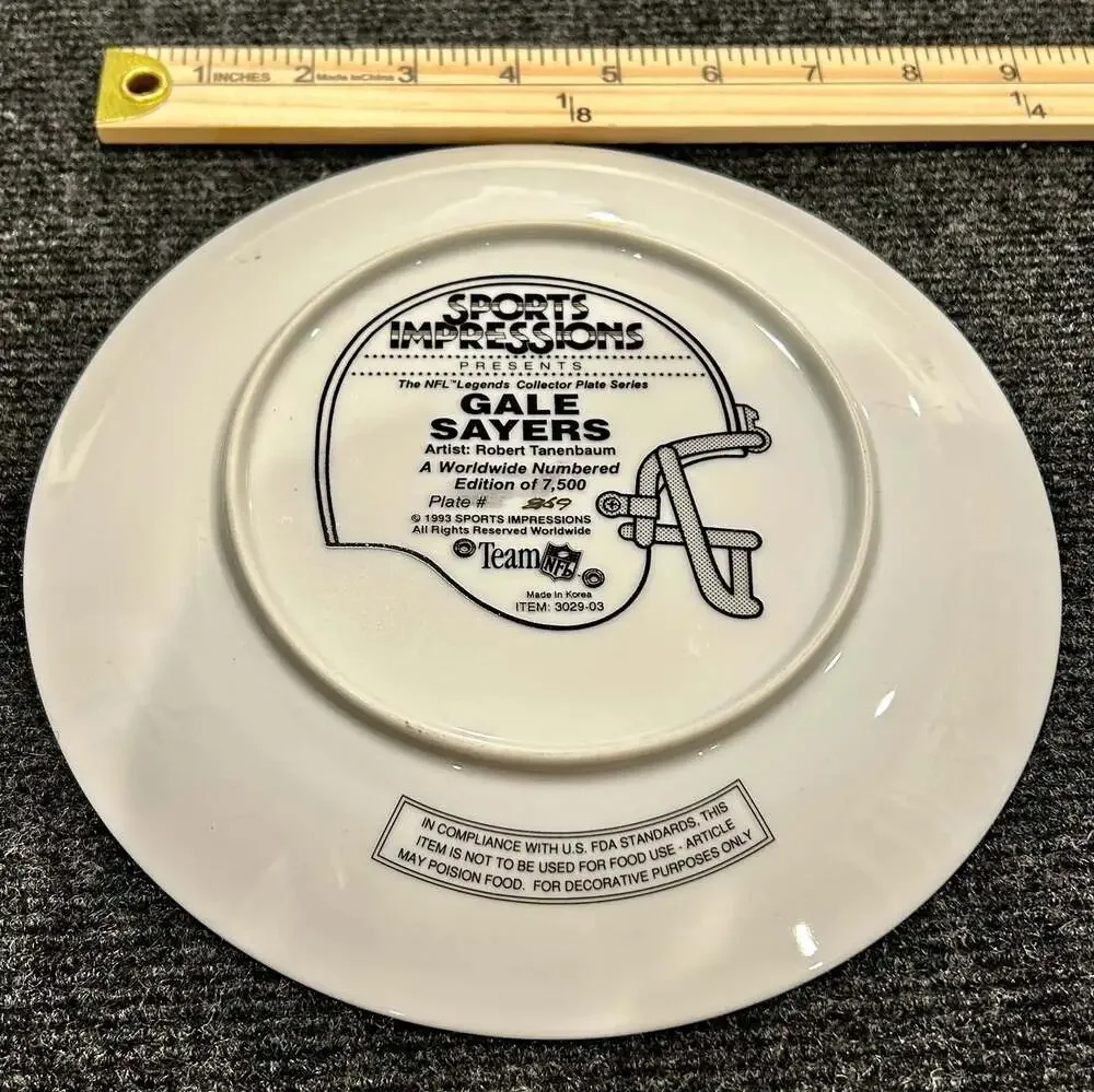 Sports 1993 Gale Sayers Chicago Bears NFL Collector Plate #969 Robert Tanenbaum